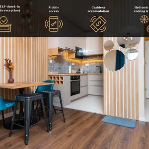 Waterfront By Urbanrent Apartment